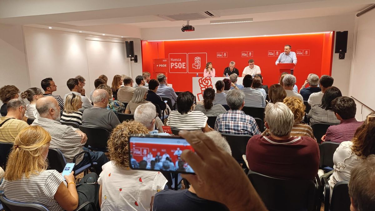 Un momento de la reunión de la Ejecutiva provincial del PSOE altoaragonés celebrada este jueves.