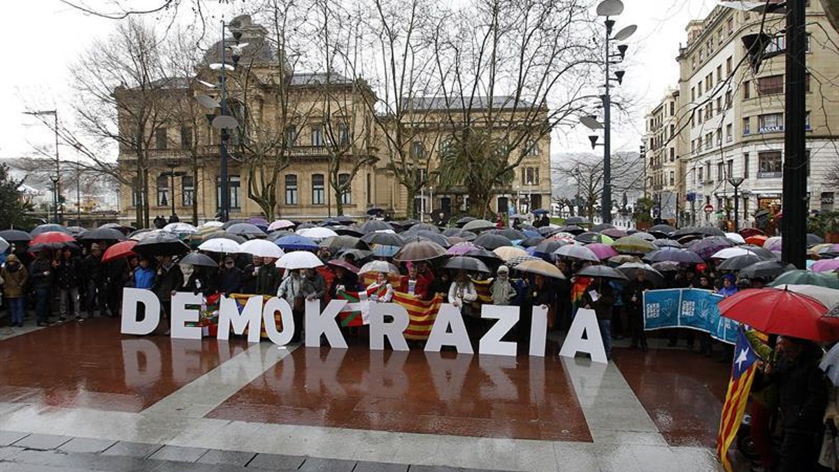 El nacionalismo vasco se une para apoyar a los cargos catalanes juzgados
