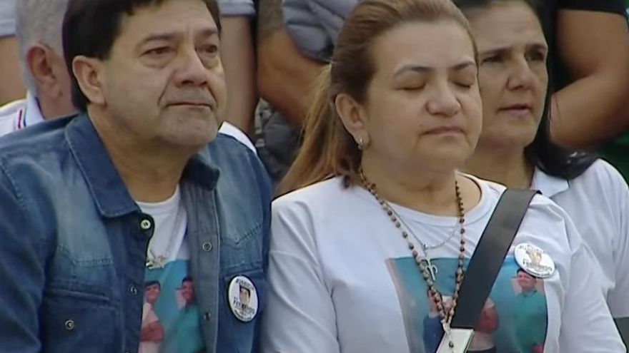 A cuatro años de la muerte de Fernando, sus padres convocan a una oración en las escalinatas de Derecho