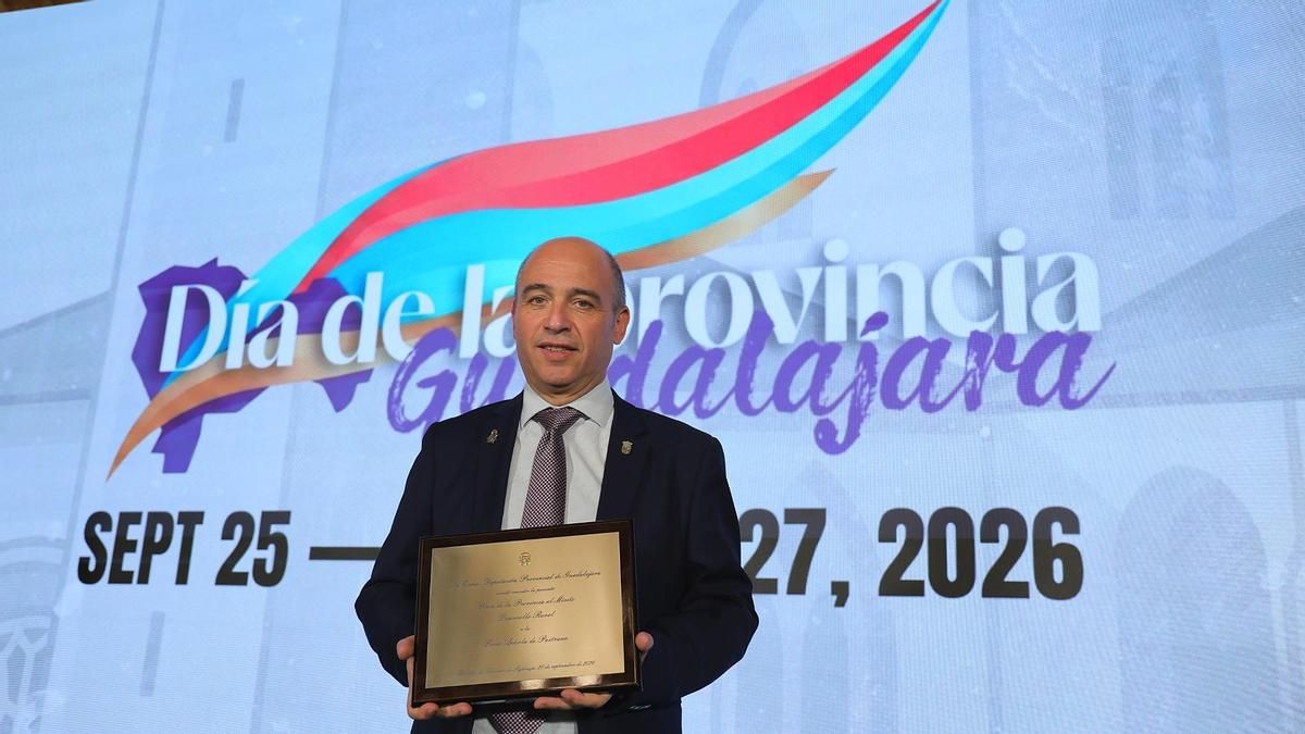 La Feria Apícola de Pastrana recibe la Placa al Mérito provincial por su contribución al desarrollo rural