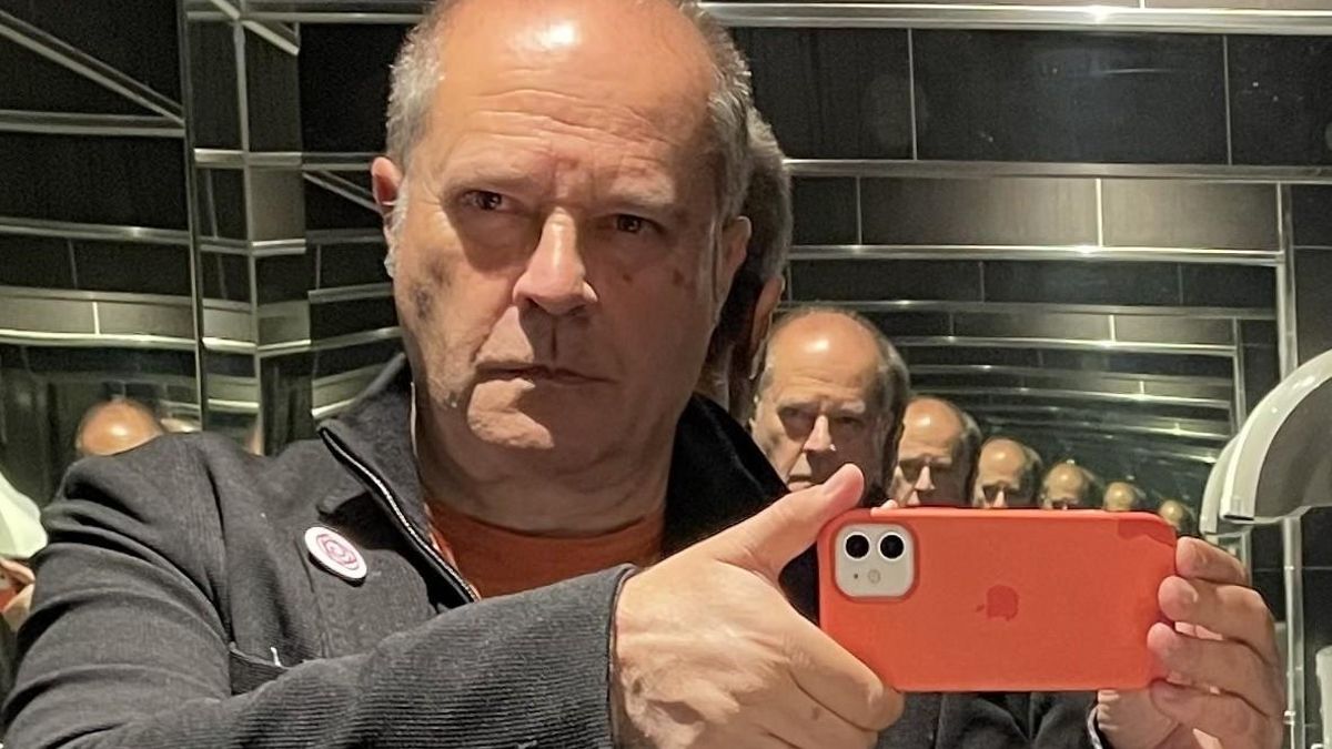 Pepe Barro, diseñador gráfico: “A mi generación le tocó superar los fantasmas del cambio tecnológico. La cabeza es la que rige”