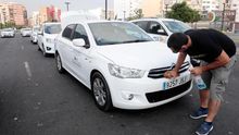 Continúa el paro de taxistas al terminar sin acuerdo la reunión entre Fomento y las asociaciones del sector