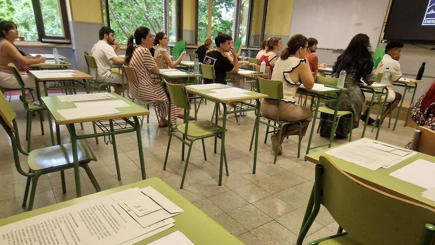 "Se están riendo de nosotros": el malestar de los opositores tras quedar cientos de plazas docentes sin cubrir en Aragón