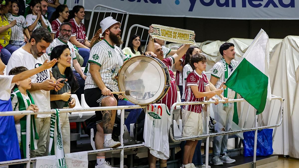 Las imágenes del Amics Castelló - Coto Córdoba CB