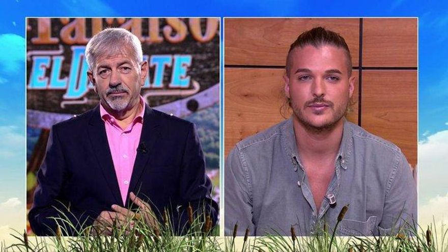 Carlos Sobera hablando con Pablo, en 'Pesadilla en El Paraíso'