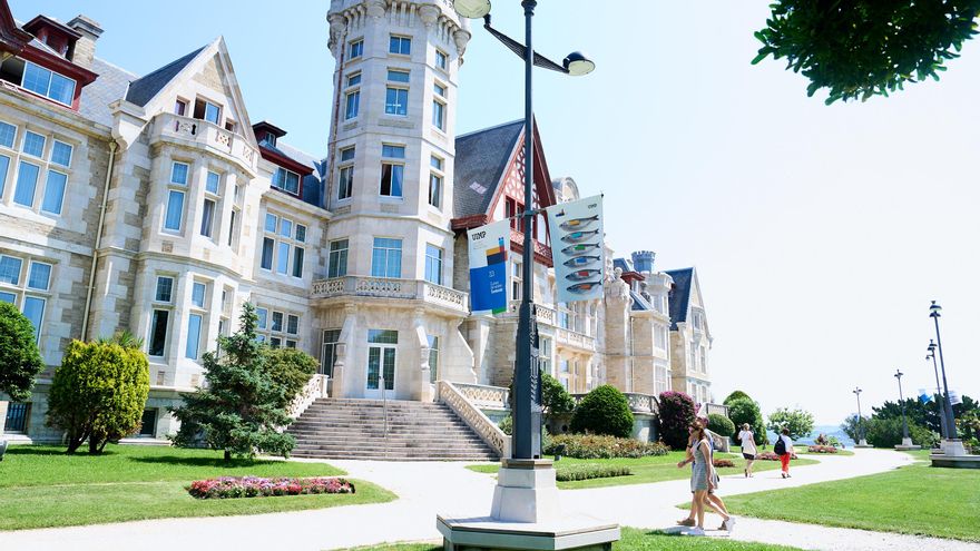 Los Cursos de Verano se celebran en el Palacio de La Magdalena.