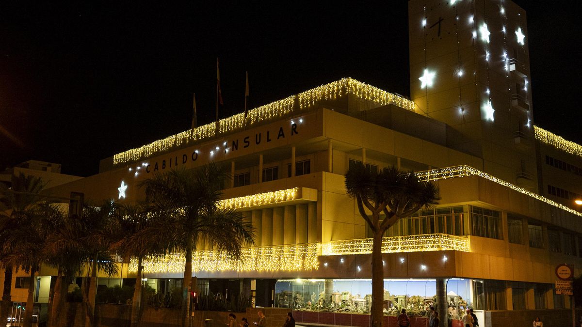 Iluminación navideña en la fachada del Cabildo insular de Gran Canaria