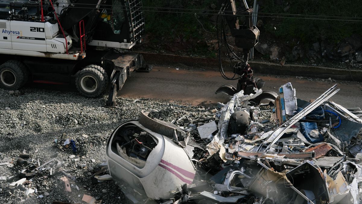 Limpieza de las vías tras el accidente de Adamuz