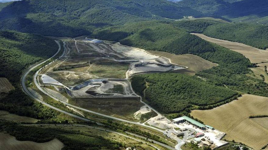 ¿Qué pasará con el amianto de Vitoria en 2028? Ayuntamiento y Gobierno vasco, sin acuerdo para llevarlo a Gardelegi