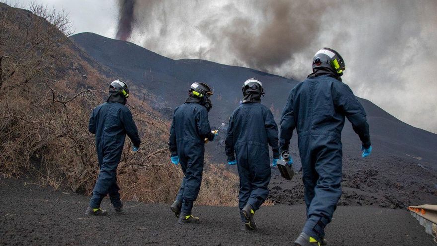 En cuarentena 11 miembros de la UME en La Palma tras dar positivo en COVID-19