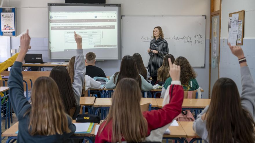 Nuevas voces críticas con la gestión de Educación: "Arranca el curso con 50 plazas docentes sin cubrir"
