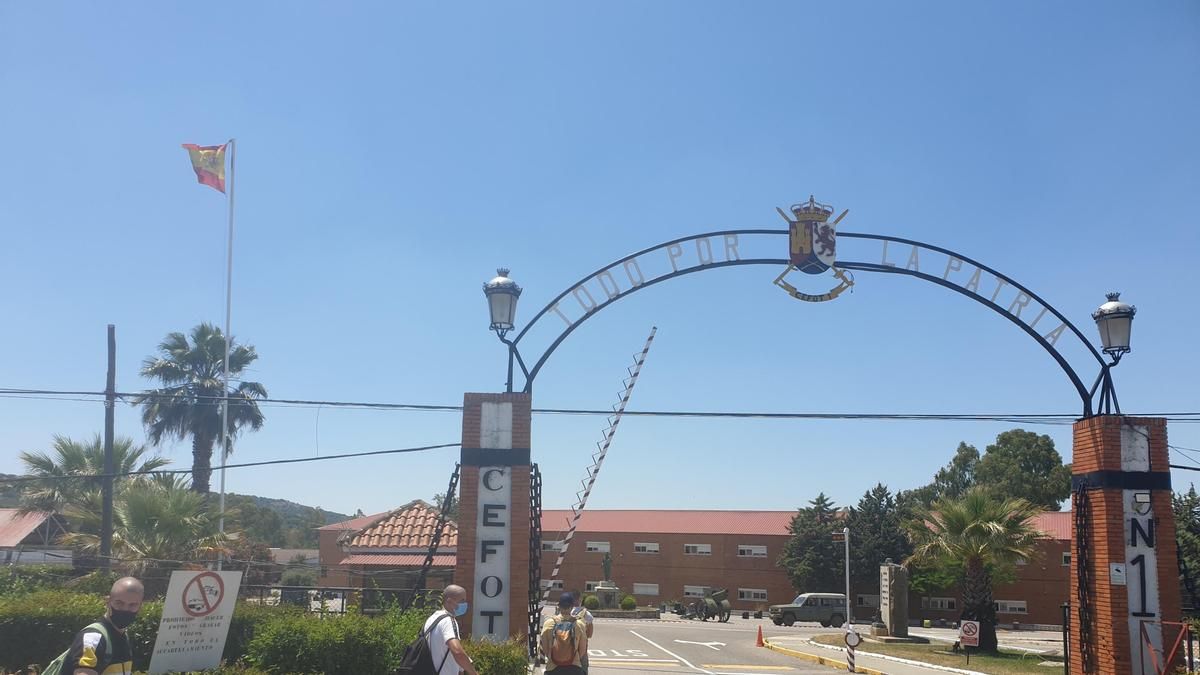 Una asociación militar denuncia un brote de gripe A y covid en el CEFOT de Cáceres y el centro rebaja los afectados a 40