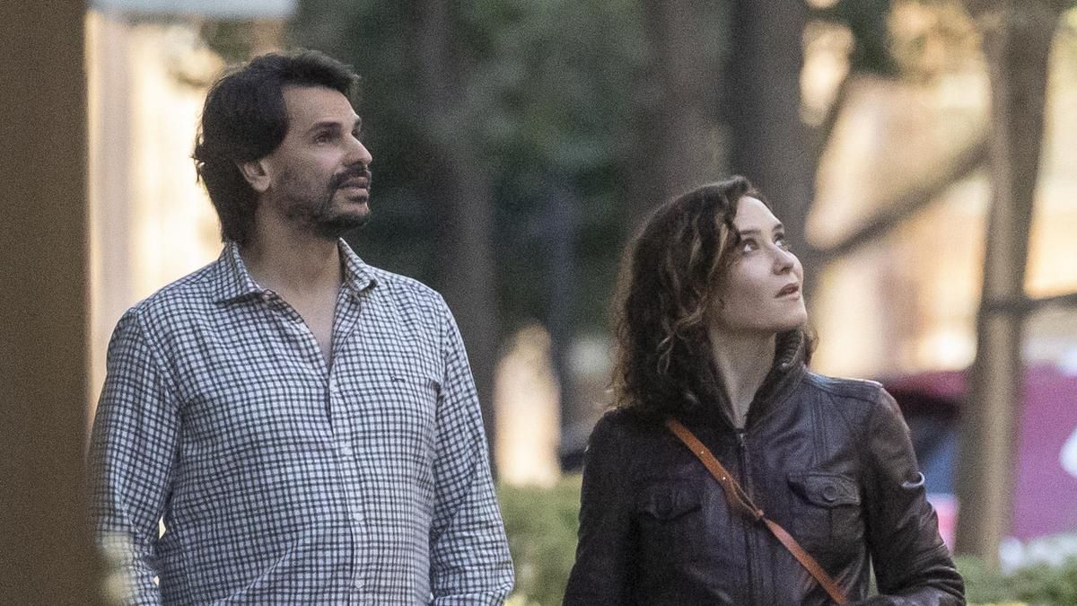 El juzgado imputa a la pareja de Ayuso por dos delitos fiscales y falsedad documental