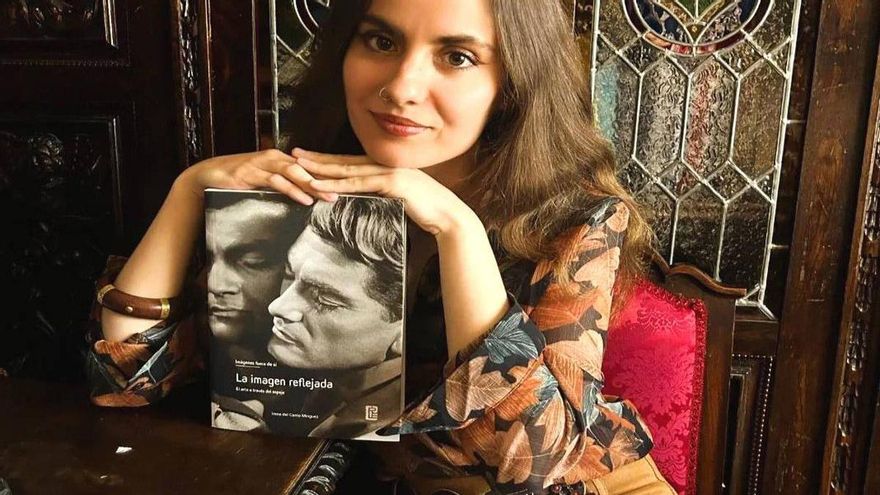 La ULE edita el libro ‘Imágenes fuera de sí. La imagen reflejada. El arte a través del espejo’ de la leonesa Irene del Canto