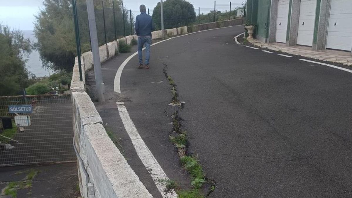 Aviso de riesgo de colapso de un muro de contención de 50 metros en La Laguna