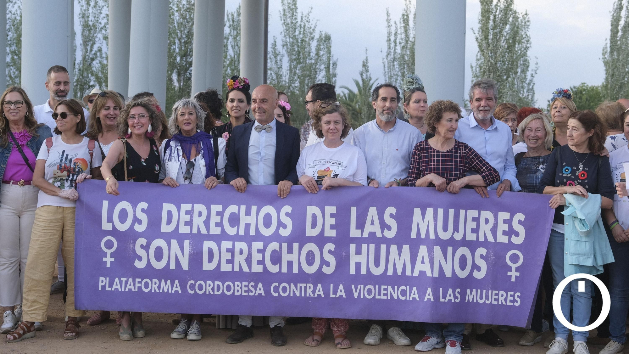 Concentración feminista en la feria de Córdoba.