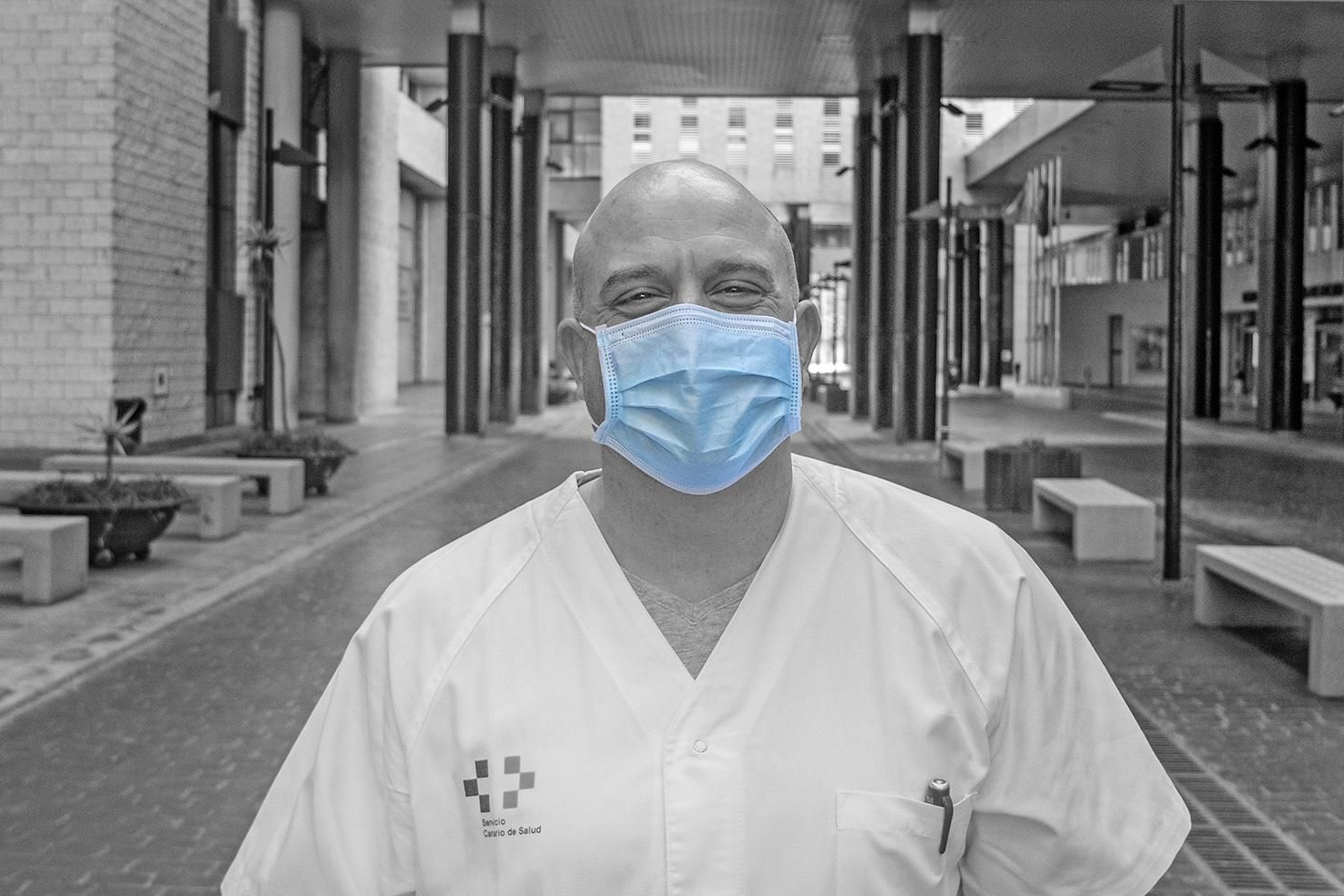 Joaquín Jiménez, enfermero del Hospital Dr. Negrín