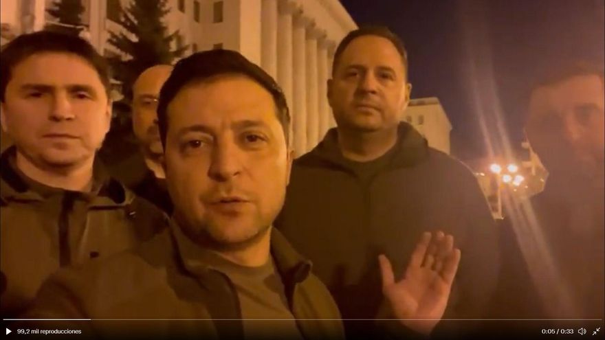 La resistencia del selfi: los mensajes de Zelenski para reafirmar su poder