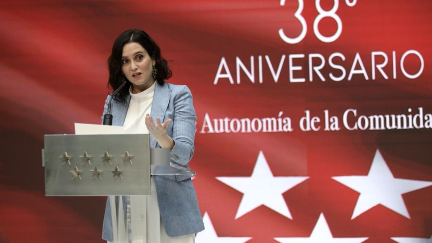 La presidenta de la Comunidad de Madrid, Isabel Díaz Ayuso interviene en la presentación de la adaptación del Estatuto de Autonomía de la región al método de lectura fácil en la Real Casa de Correos
