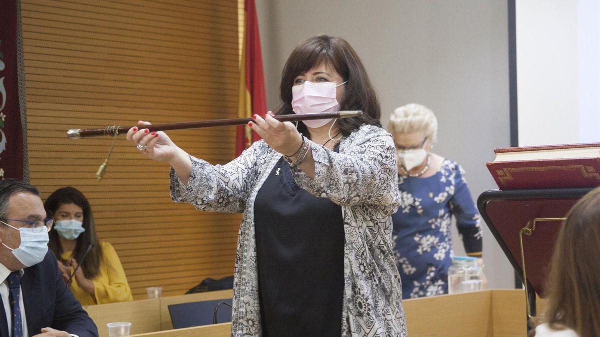 Teresa Bueno recoge la vara de mando en Godella.