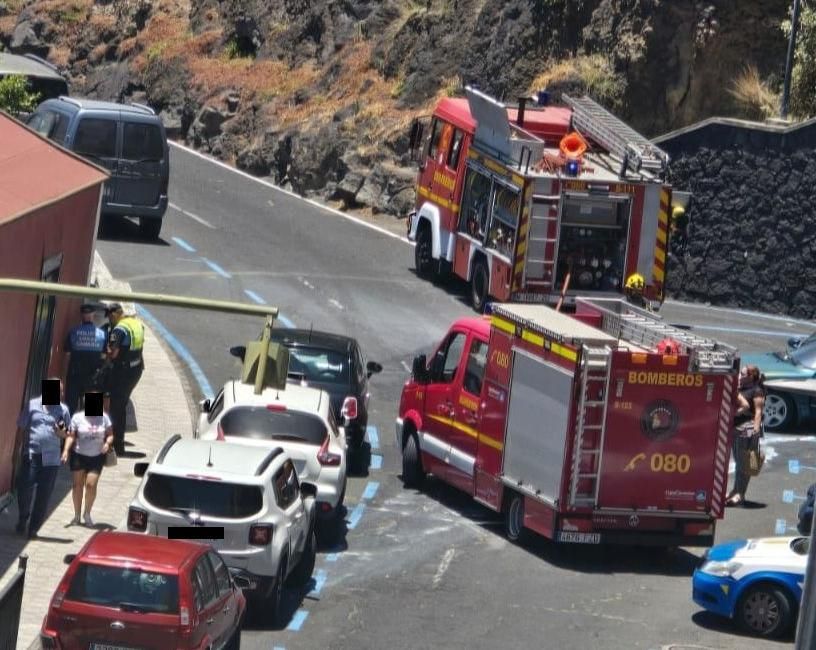 Los servicios de emergencia en el lugar del siniestro. PROTECCIÓN CIVIL SANTA CRUZ DE LA PALMA