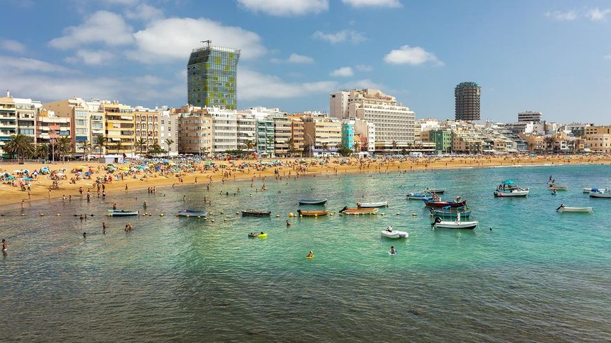 El gasto de los turistas en Canarias se dispara mientras la ecotasa vuelve a la escena política ante el 28M