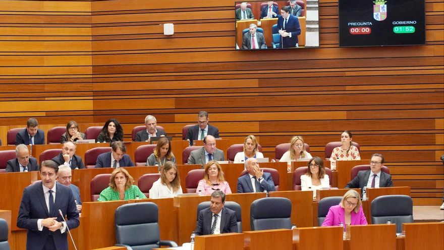 Quiñones, ante la petición masiva de dimisión: "Mi responsabilidad es el trabajo, no el abandono ni la huida"