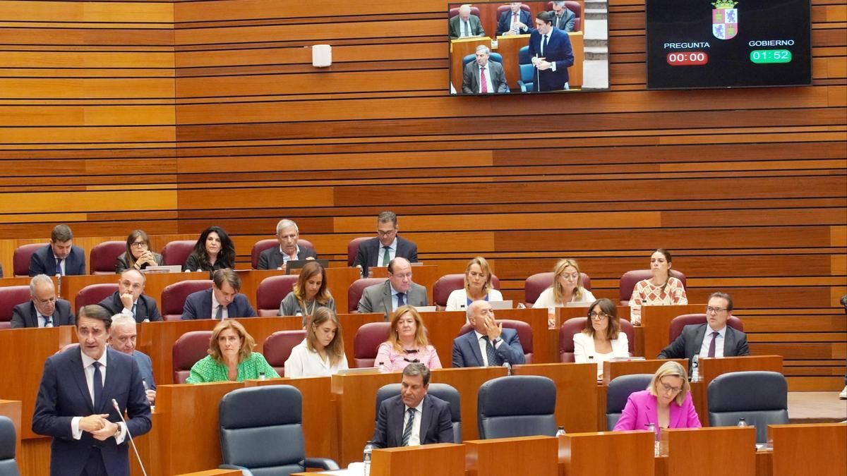 Intervención del consejero Suárez-Quiñones por los incendios ya si la presencia de Mañueco en las Cortes.