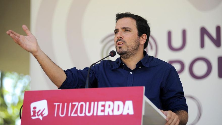 Garzón cree que el PSOE se ha "anaranjado" y que es "evidente" que busca apoyos de gobierno en la derecha
