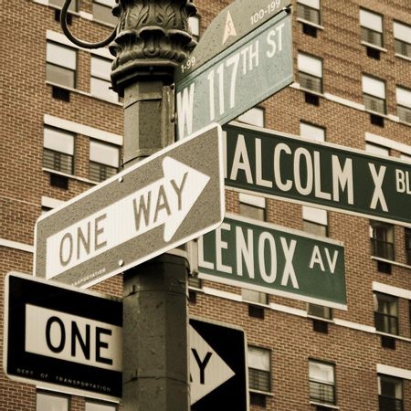 Cruce de caminos en Harlem.