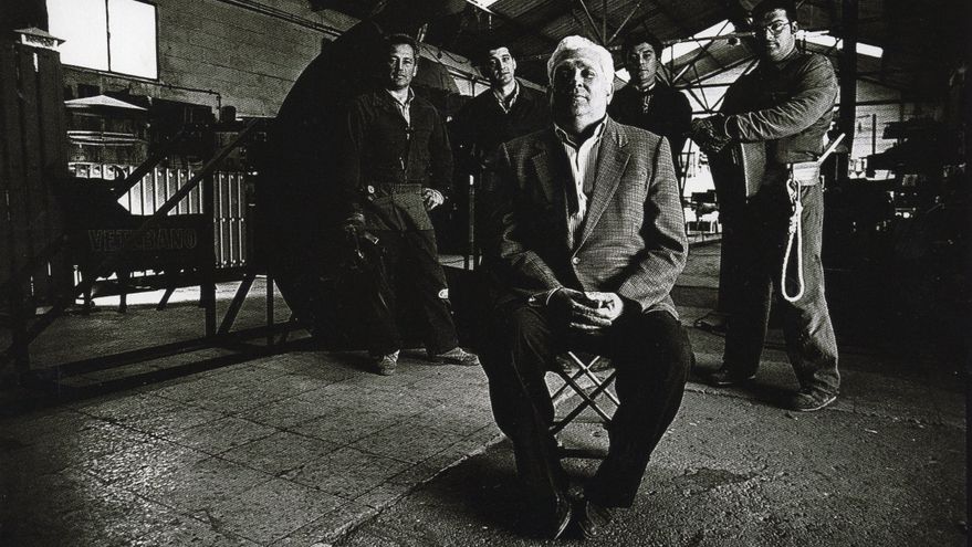 En el centro, el fallecido Félix Tejada, padre, primera de dos generaciones de cuidadores de los toros de la carretera