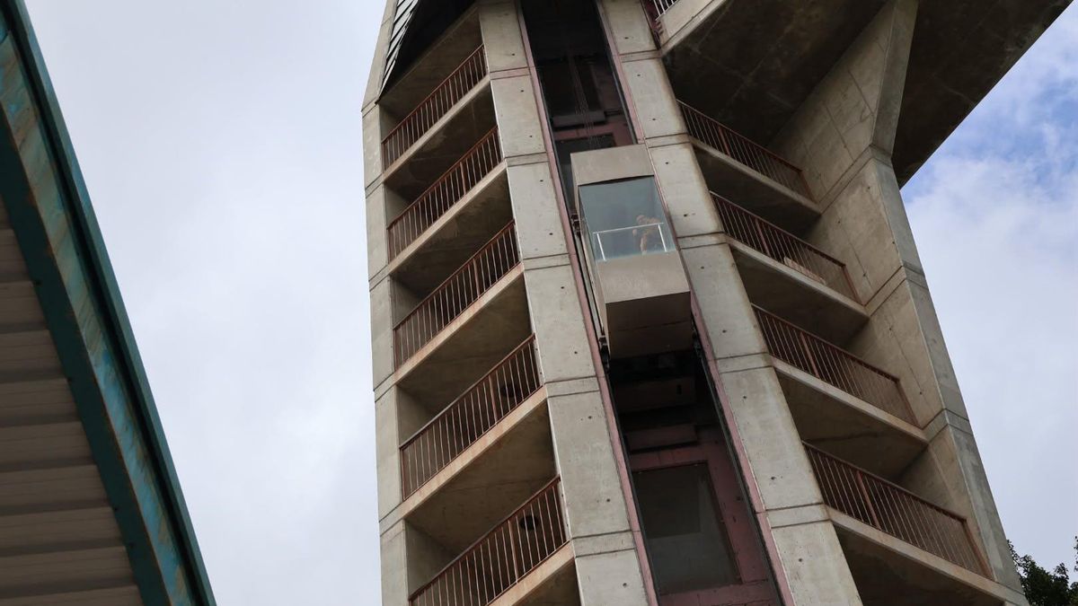 El ascensor panorámico de Las Rehoyas vuelve a funcionar