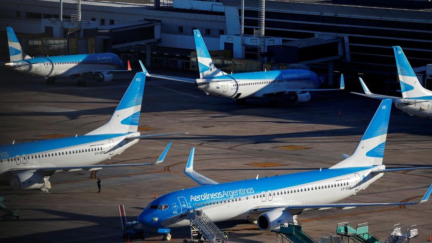 Un nuevo intento privatizador de Aerolíneas en la Argentina pendular