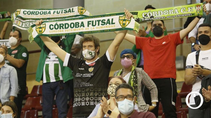 Afición del Córdoba Patrimonio en Vista Alegre.