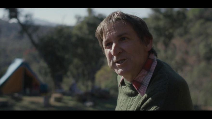 Albert Pla habló de cómo "engañó a los periódicos", cómo saltó la censura de una canción y se comió las cenizas de Pau Riba