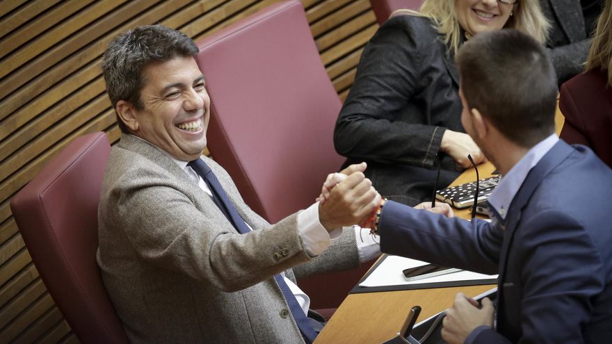 Mazón se ausenta de las Corts en el inicio del primer pleno tras su dimisión