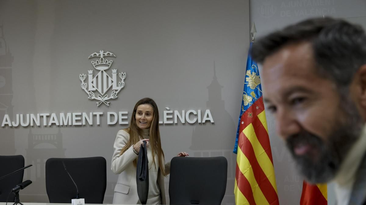 Catalá se vale de los dos concejales investigados y expulsados de Vox para aprobar sus presupuestos de 2027