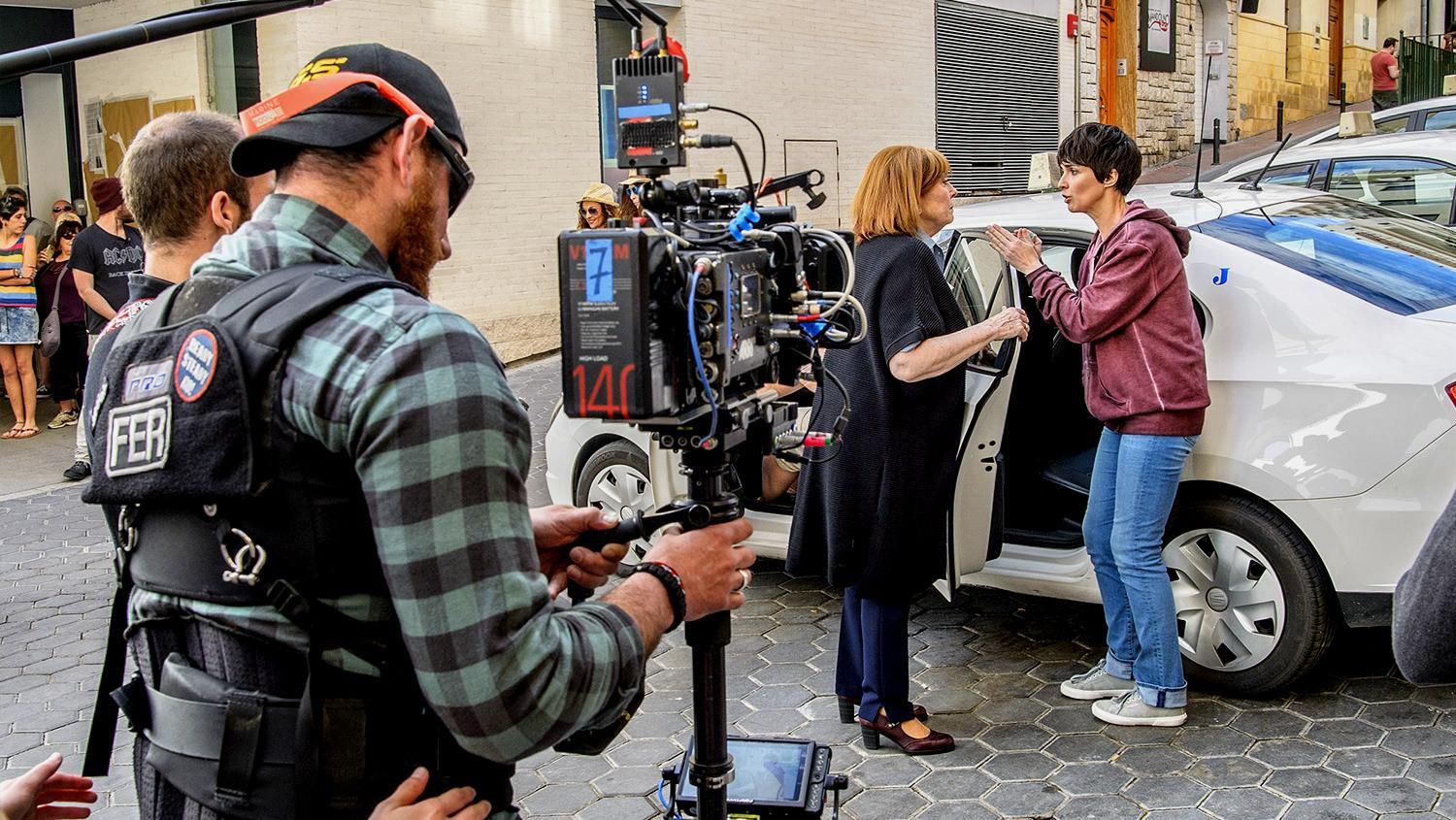 Mercedes Sampietro y Paz Vega en el rodaje de "Fugitiva"