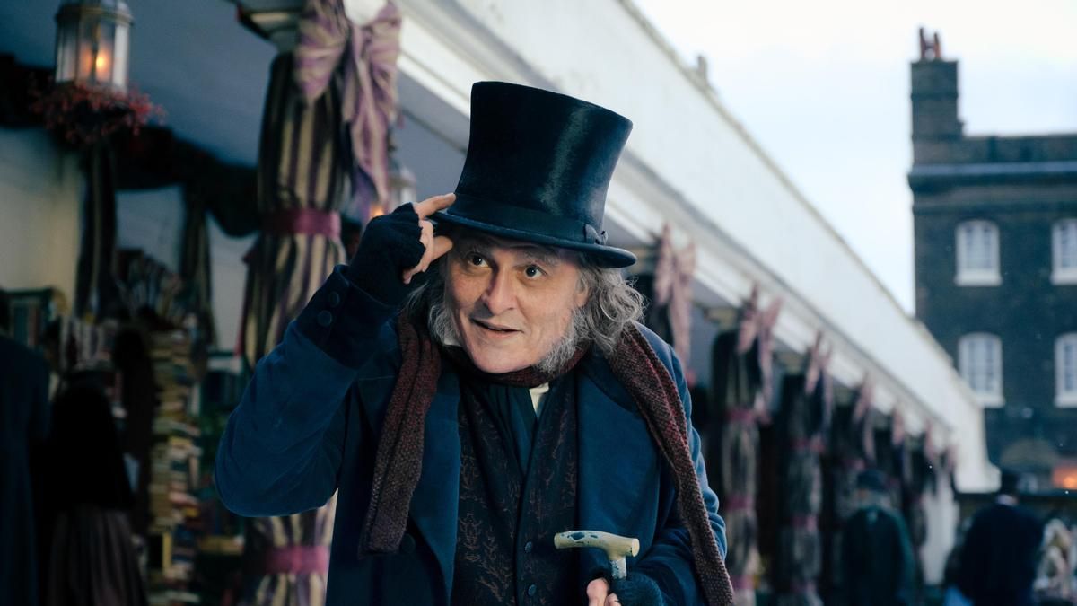 Así se ha transformado Johnny Depp en Ebenezer, el cascarrabias protagonista de ‘Cuento de Navidad’