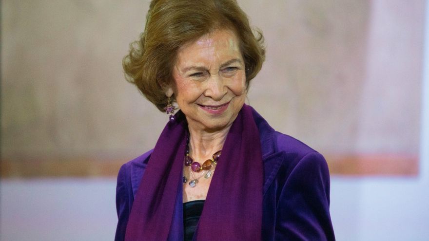 La reina Sofía aplaza su viaje a Canarias y evita el contestado acto en la Universidad de Las Palmas