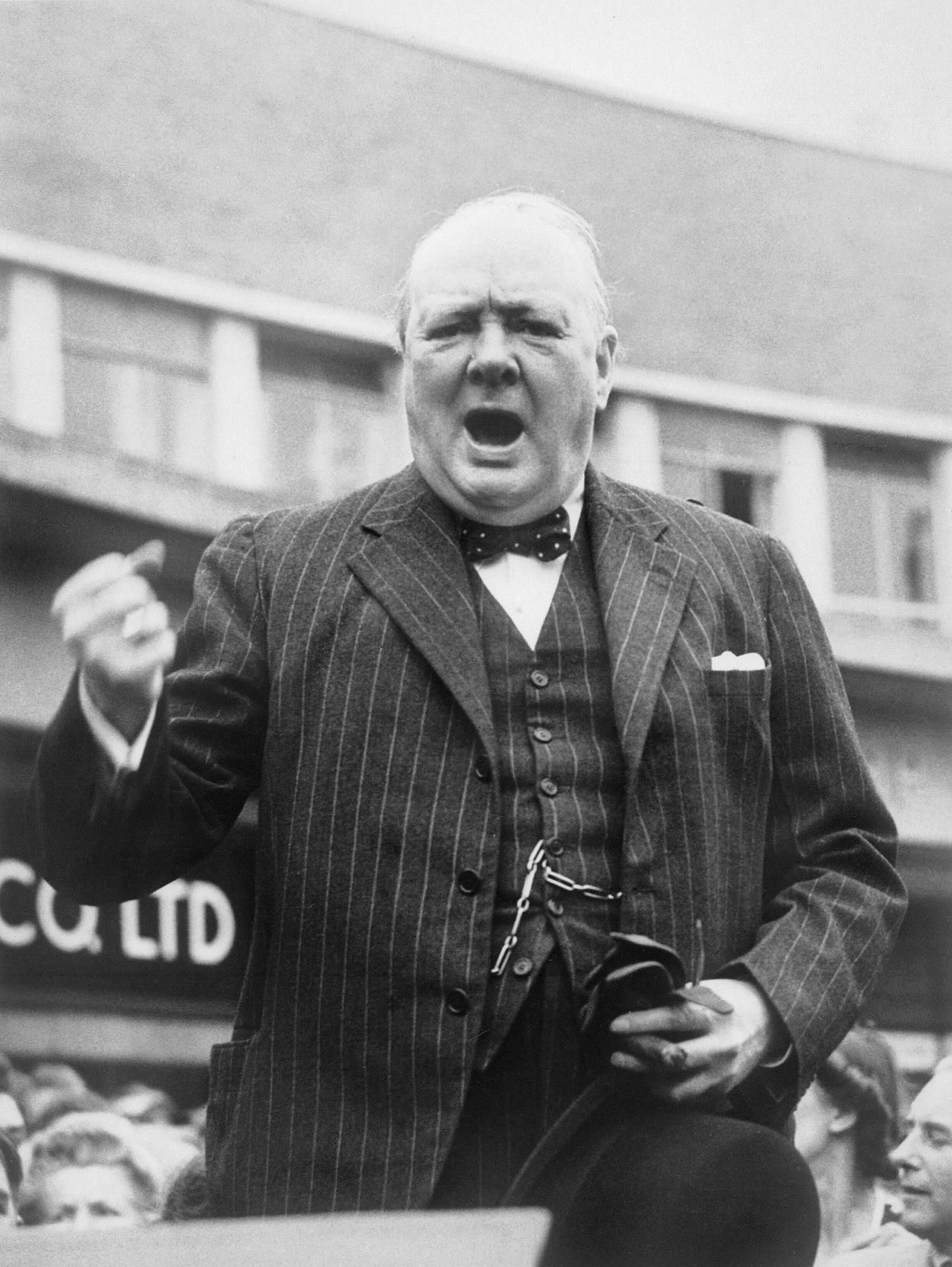 Churchill, quien fuera primer ministro de Reino Unido en dos ocasiones, durante uno de sus discursos