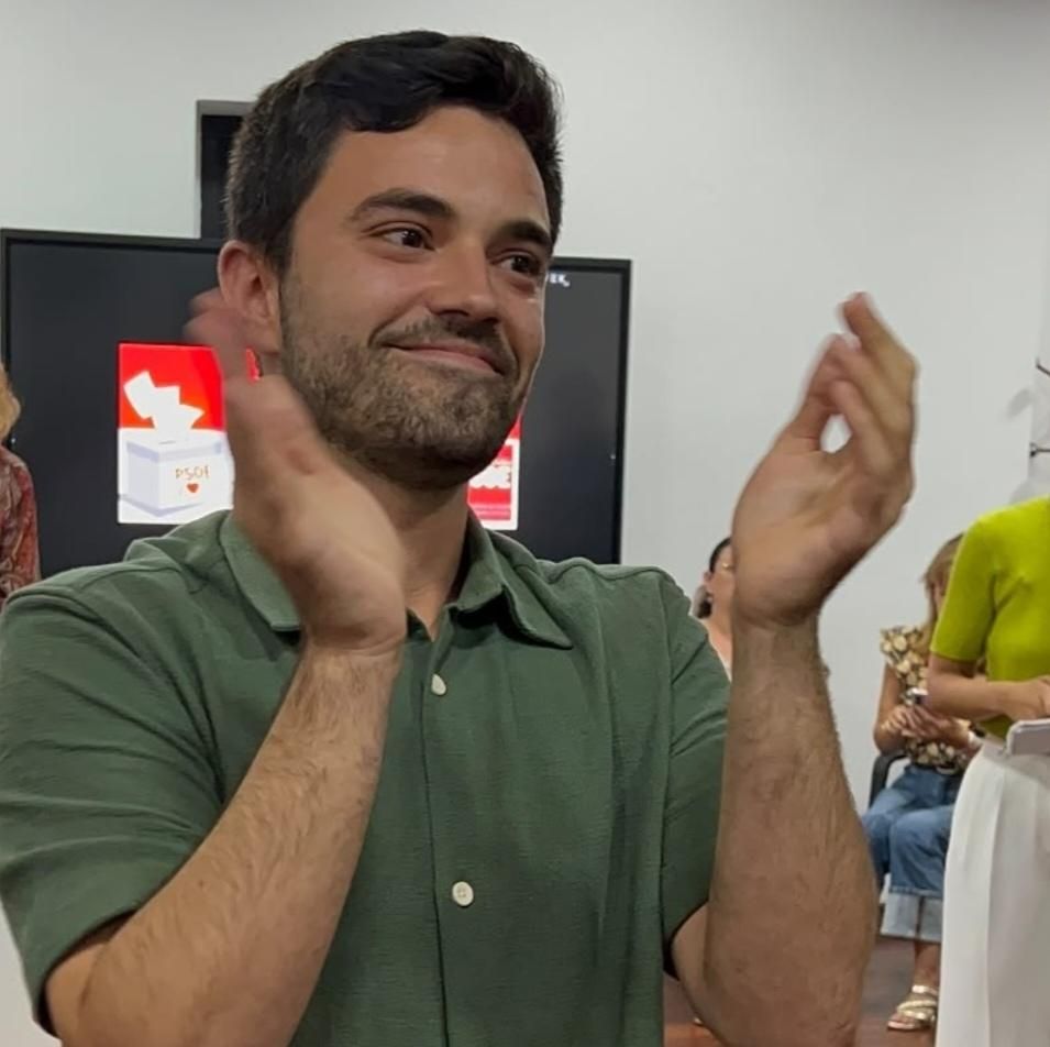 Sergio Llera, tras conocer el resultado de la votación por la que ha sido proclamado candidato socialista a la Alcaldía de Oviedo/Uviéu.