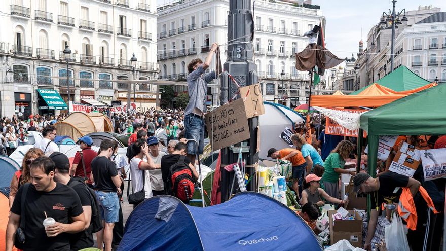 La acampada en la Puerta del Sol por la vivienda supera todas las expectativas: “Viendo este desborde, no se sabe cuánto estaremos aquí”