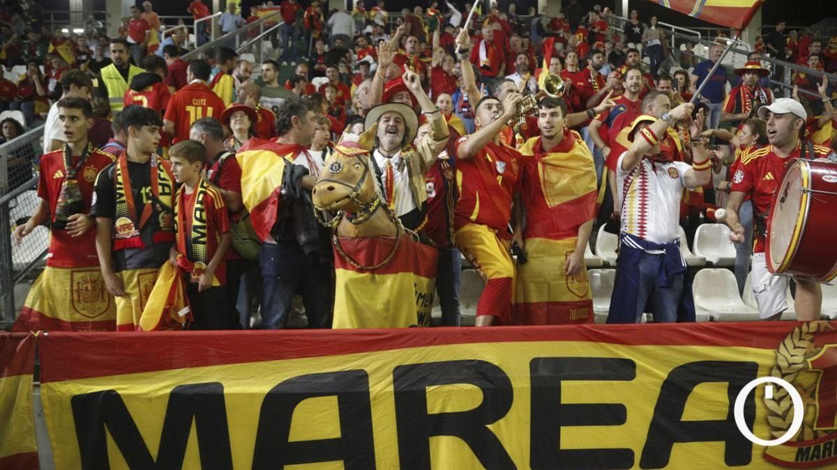 La grada de El Arcángel en el España - Serbia