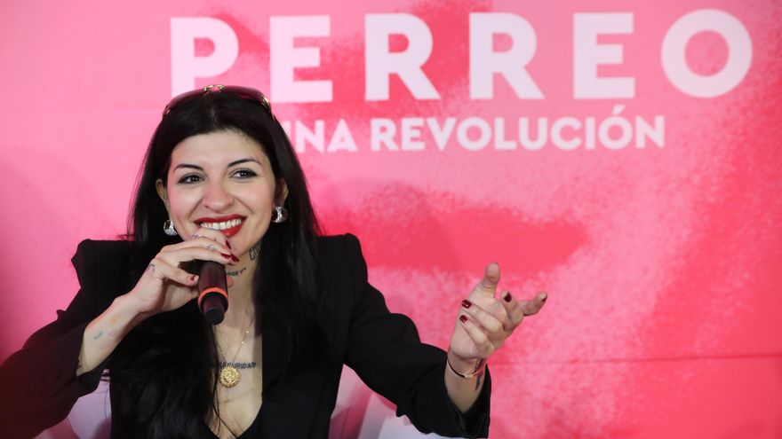Cazzu presenta en México libro que revoluciona con "feminismo" la música y el perreo