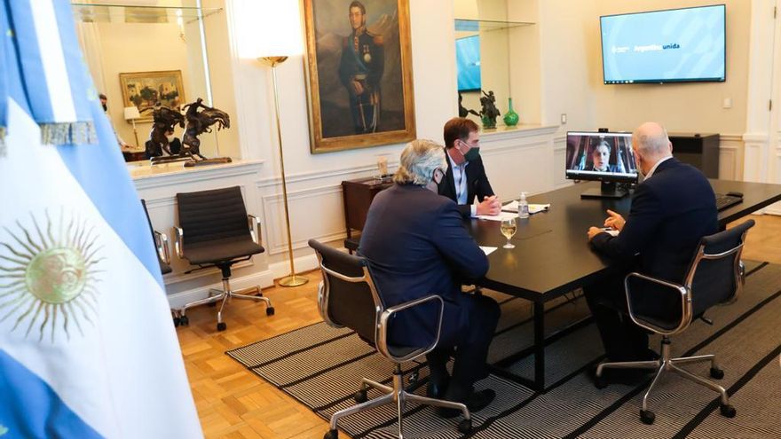 Regreso parcial de clases, la opción del gobierno si la "veda" no baja los contagios