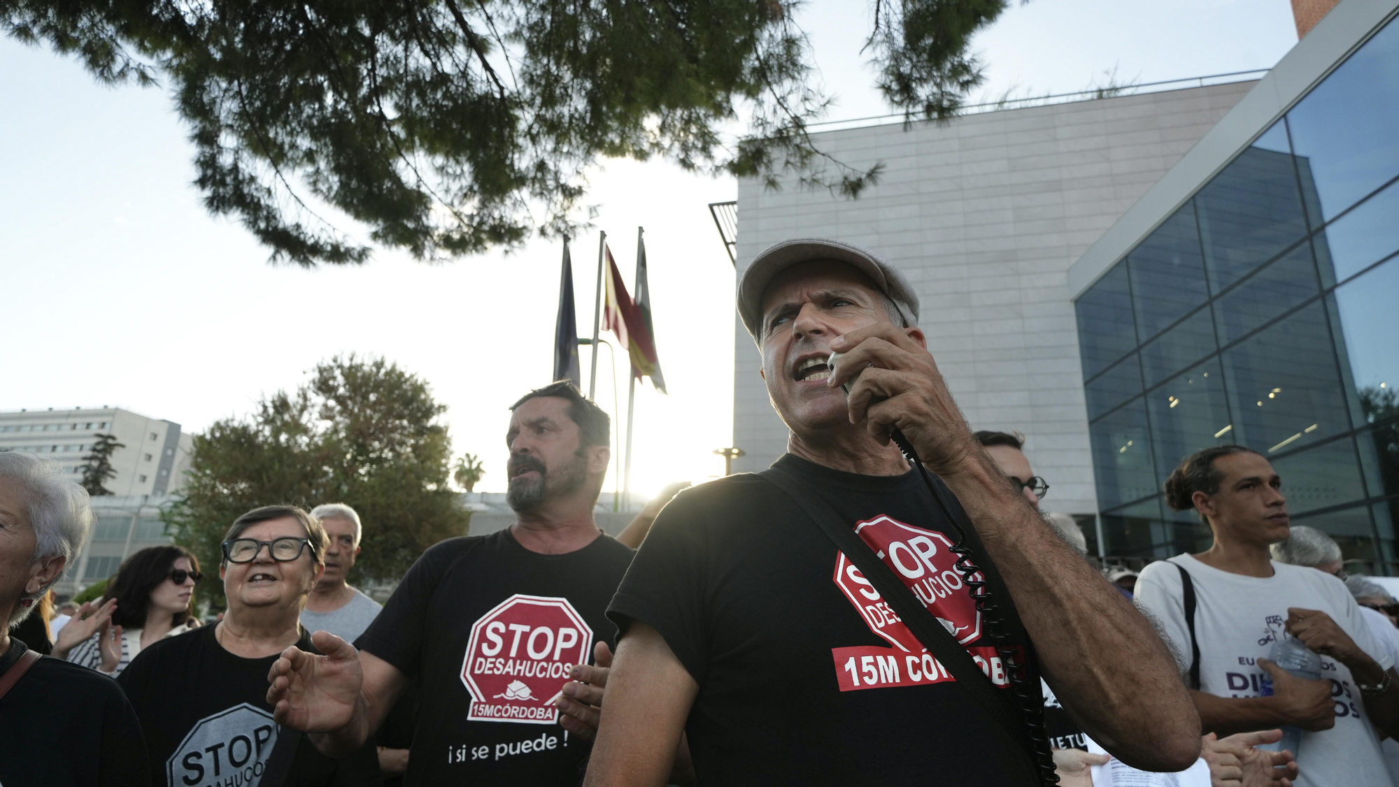 Concentración en Córdoba por la vivienda tras el desahucio de Maricarmen