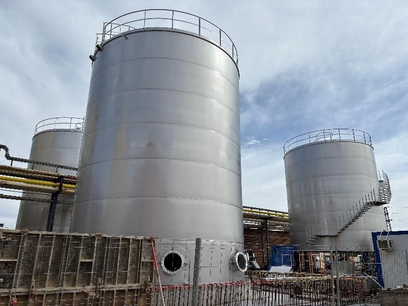 Nuevos depósitos de aguas residuales, que sustituyen a los antiguos de la época ADL.