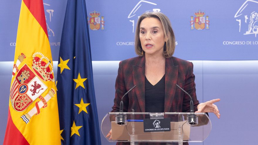 La portavoz del PP en el Congreso, Cuca Gamarra, durante una rueda de prensa posterior a la reunión de la Junta de Portavoces, a 23 de noviembre de 2023, en Madrid (España).