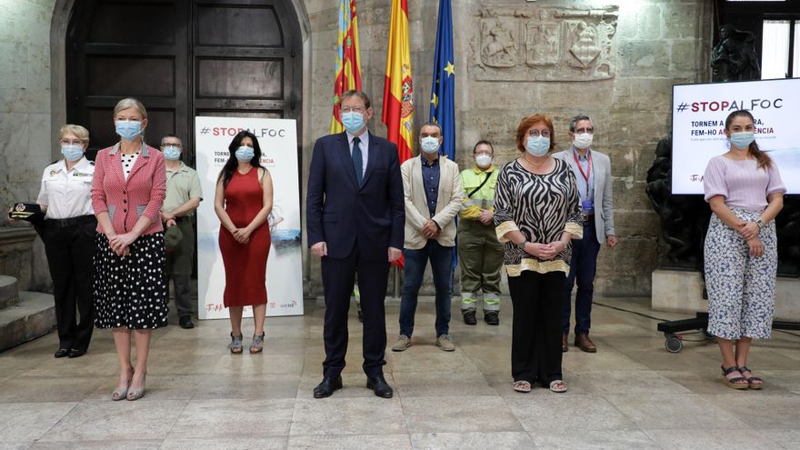 Presentación de la campaña autonómica 'Stop al foc' en el Palau de la Generalitat.